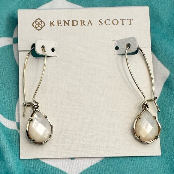 Kendra Scott Jewelry - Kendra Scott Dee drop earrings